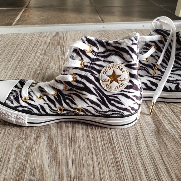 NWT CONVERSE ZEBRA PRINT - Picture 3 of 6